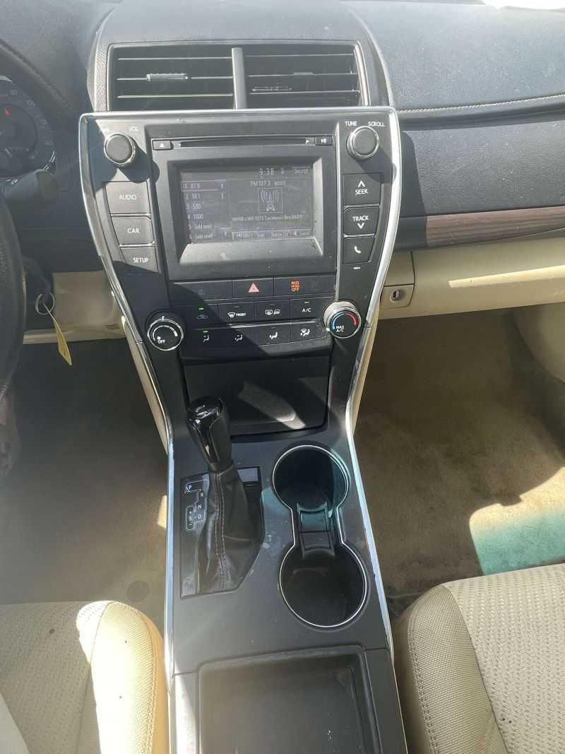 Toyota Camry Image 15