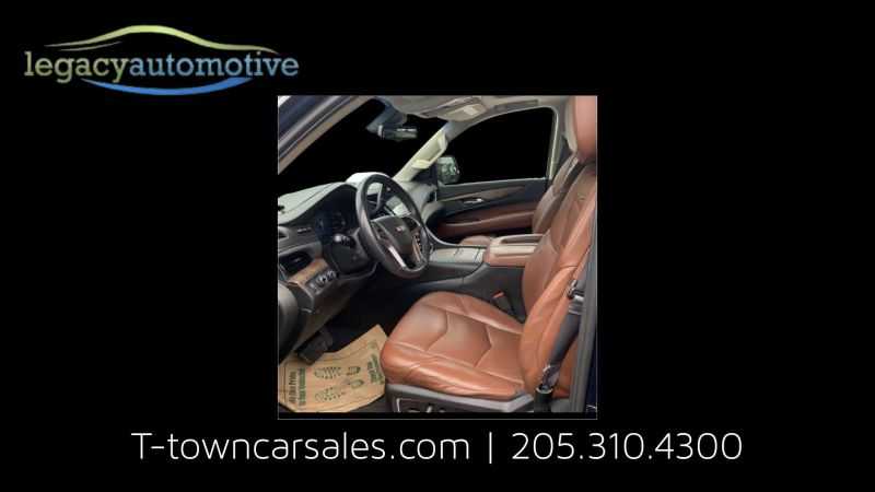 Cadillac Escalade ESV Image 3